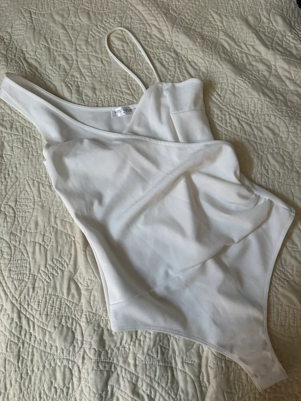 Vestique White Bodysuit - Image 2