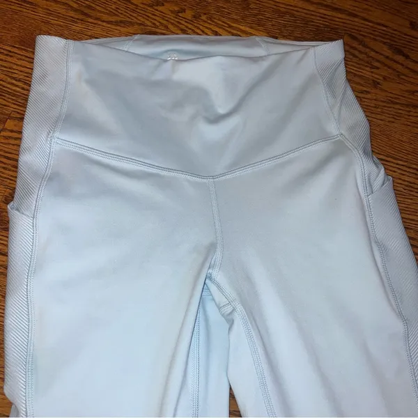 All In Motion Target Brand Yoga Pants / Leggings w/ pockets - Image 3