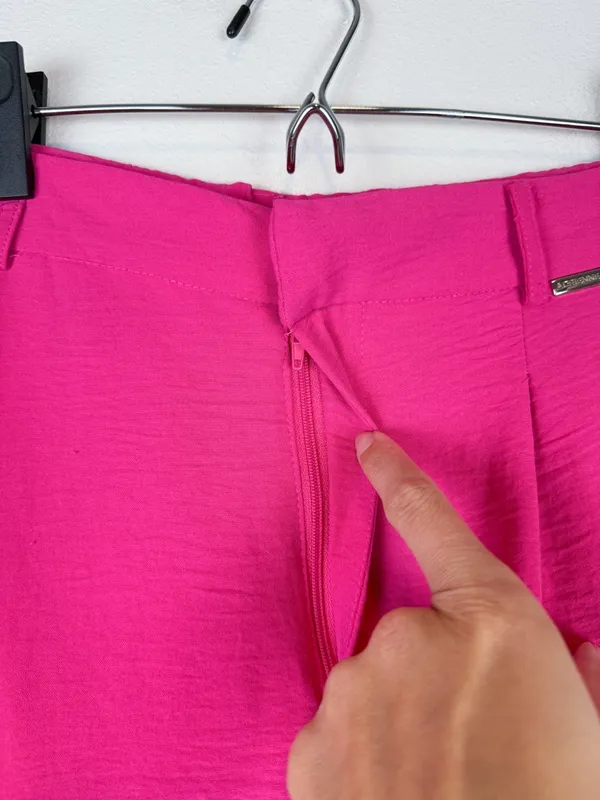 Adrienne Vittadini Hot Pink Gauzy Wide Leg Trousers Size Medium - Image 4