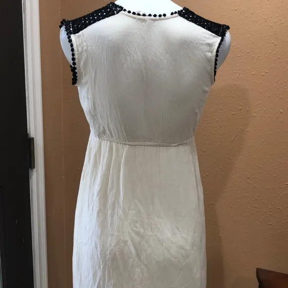 Xhilaration beige dress - Image 5