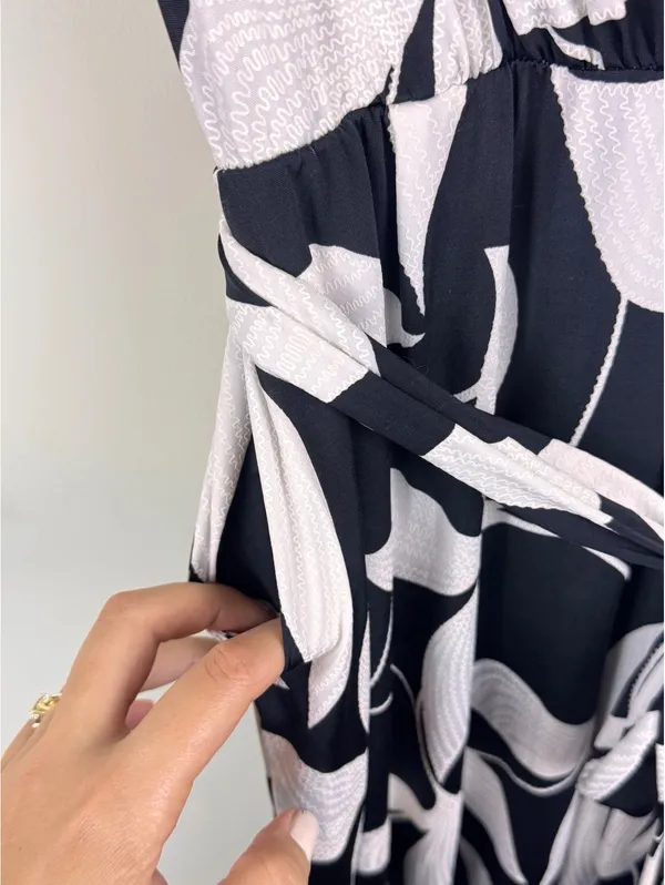 Lola + Kenni Black White Floral Wide Leg Wrap Jumpsuit Size L Belted Resort - Image 9