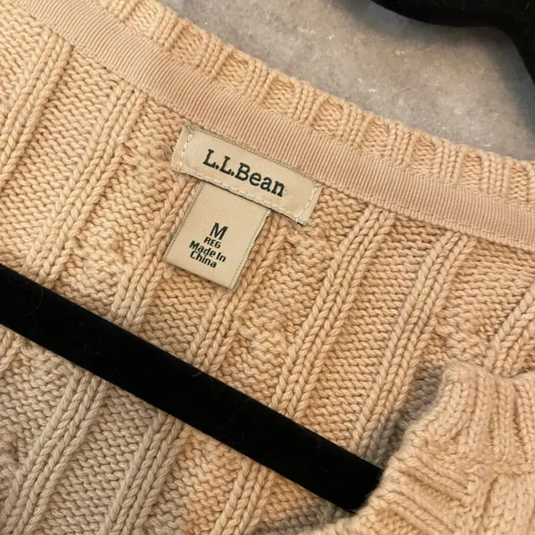 L.L. Bean Size M Tan Khaki Cotton Cable Knit V Neck Pullover Fisherman Sweater - Image 7
