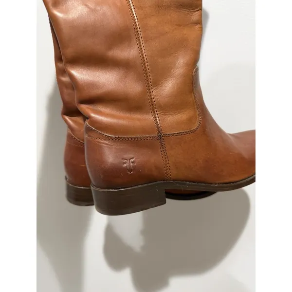 Frye Melissa Cognac Brown Leather‎ Button Logo Tall Riding Boots Women's 6B READ - Image 3