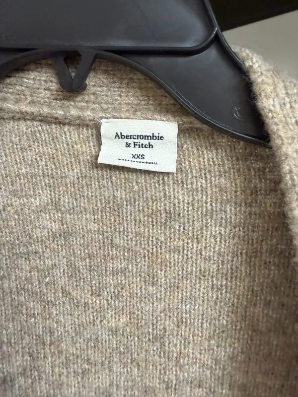 Abercrombie tan cardigan - Image 4
