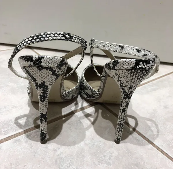Snakeskin Heels Size 6 - Image 4