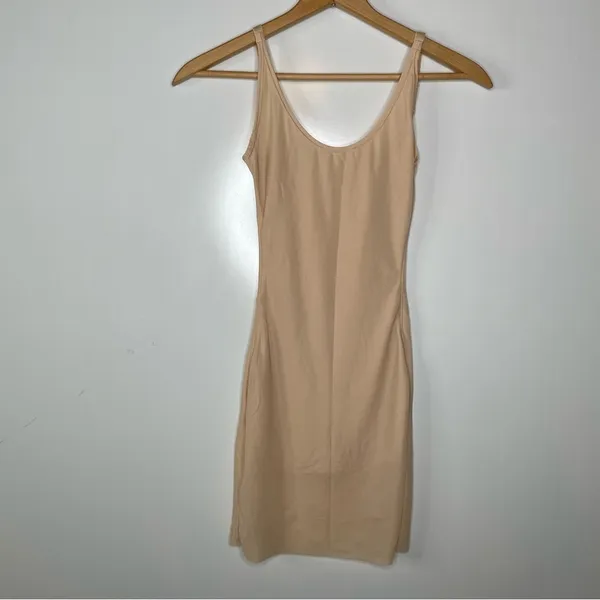 Assets Red Hot Label by Spanx Featherweight Firmers Open‎ Bust Body Slip Small - Image 2