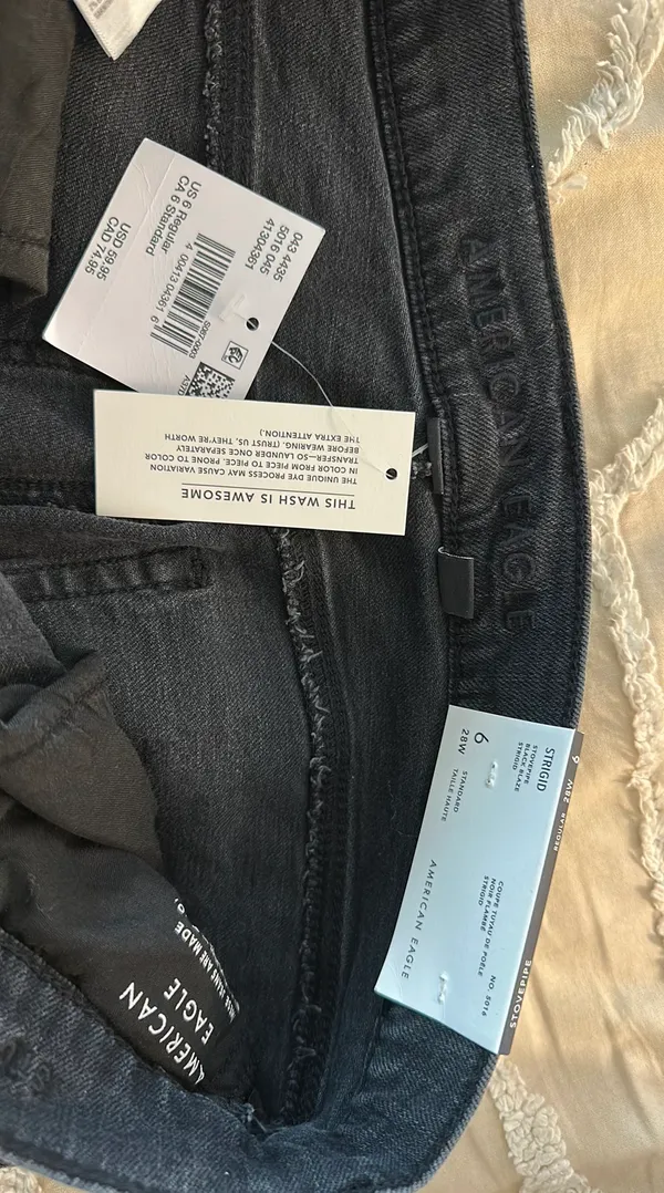 American Eagle Wide Leg Jeans - Image 3