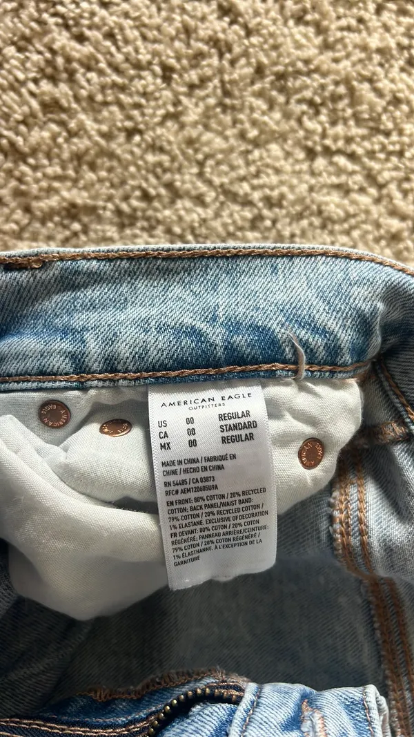 American Eagle Jeans - Image 4