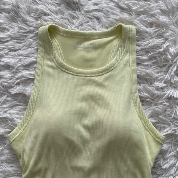 Outdoor Voices Ribbed Racerback Tank XS Yellow Ruched Sides Removable Pads NWOT - Image 2