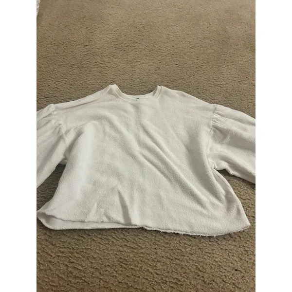 Free people bell sleeve top sweater like white size medium oversized - Image 8