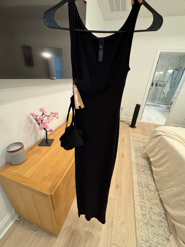 SKIMS Dress Long - Image 4