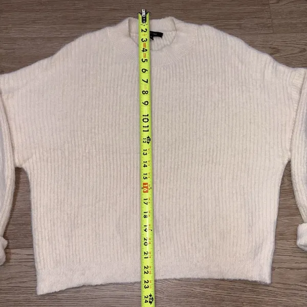 Love Tree Boutique Women's Ivory Sweater Size Medium - Image 7
