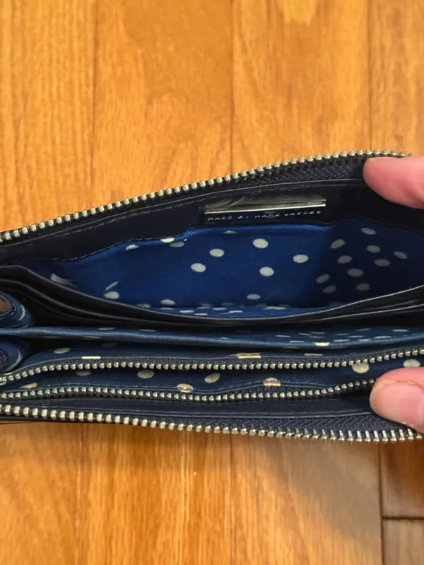 Marc Jacobs Totally Turnlock Patent Leather Wallet in Navy - Image 3
