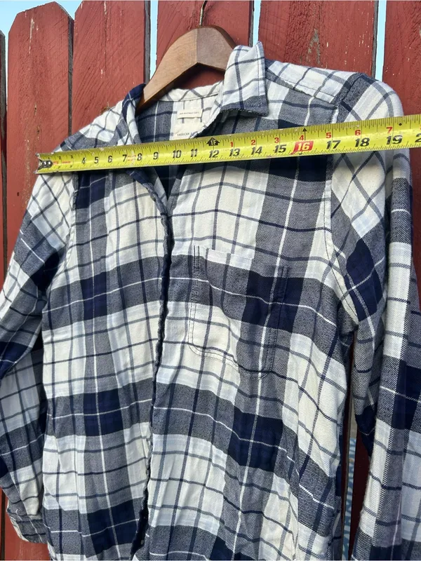 American Eagle Boyfriend fit Blue and White Plaid Button-Up Shirt - size large - Image 7