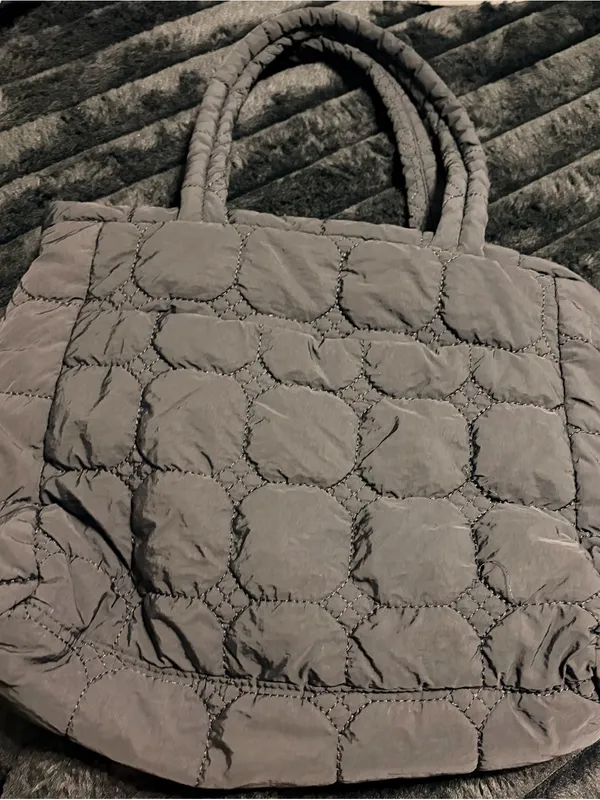 Quilted Black Women’s Tote Bag - Everyday Puffer Style - Image 4