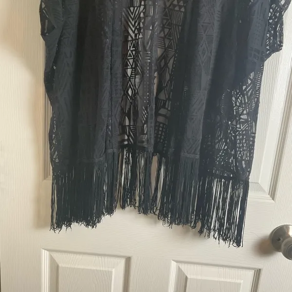 Olive Tree Black Fringe Kimono Geometric print Women’s Size S/M - Image 5