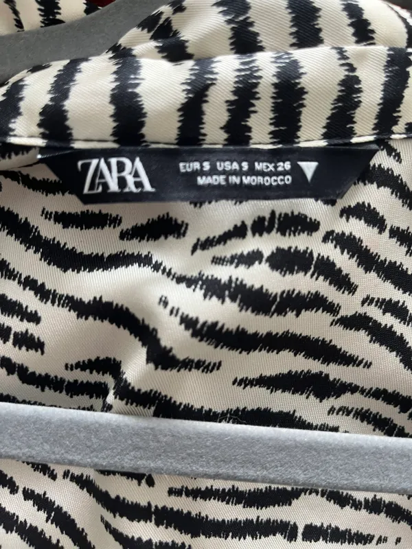 ZARA Long Sleeve Zebra Print Crop Top - Image 4