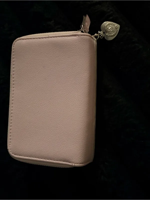 Juicy Couture White Wallet with Pink Crest Embroidery - Image 3