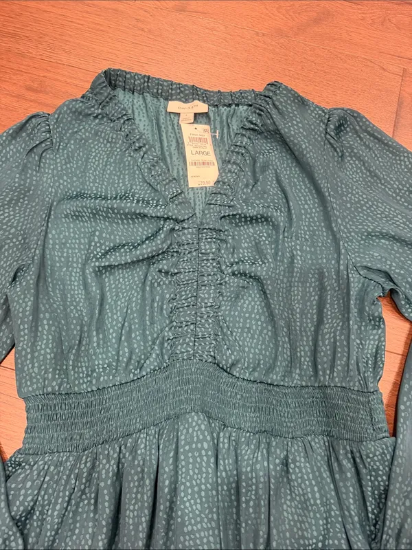 On 34th V-Neck Smocked MIDI Dress in Green - Large NWT - C60-011 - Image 3