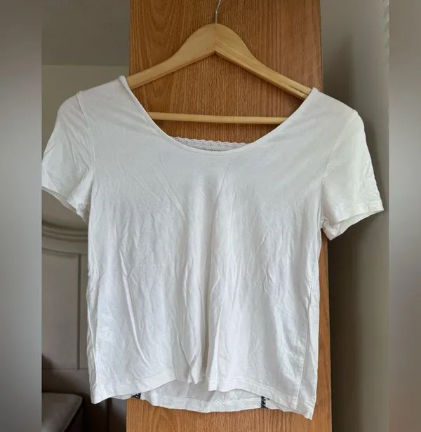 American Eagle Outfitters White Top with Black Embroidery - Image 2