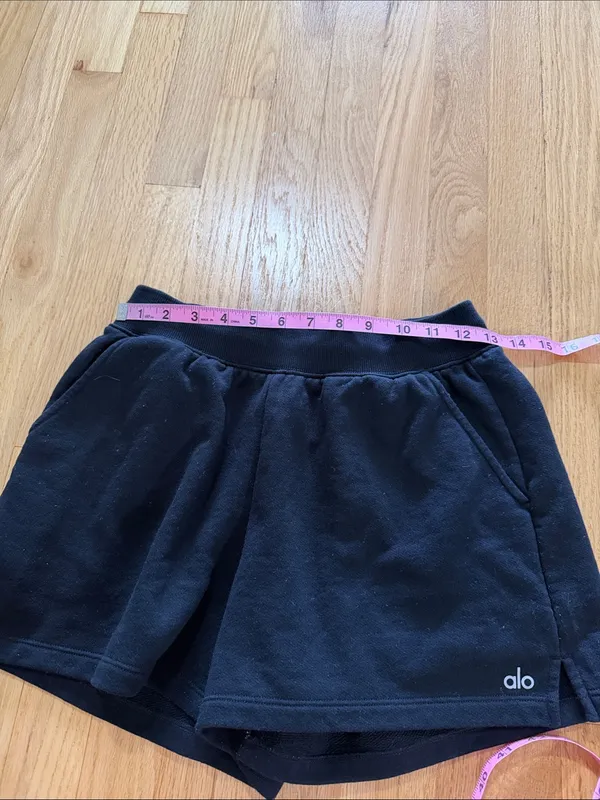 Alo Yoga Black Low Key Sweat Short Sz S - Image 4