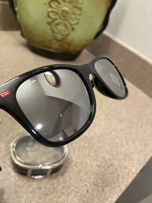 Ray-Ban Sunglasses Polarized - Image 2