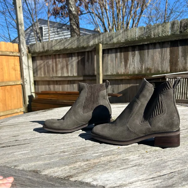 Cole Haan Peetz‎ 45mm Water Resistant Round Toe Bootie size 6 - Image 3