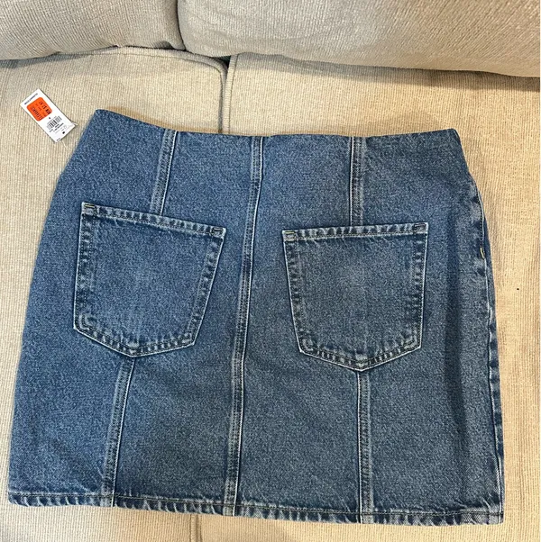 Old Navy Light Blue Denim Zip-Front Skirt - Image 3