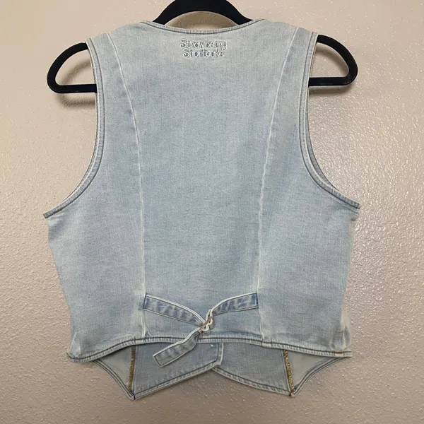 Strawberry Shortcake Denim Vest Medium Cottagecore Embroidered Feminine Retro - Image 2