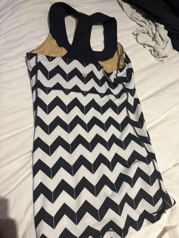 Lululemon Tank Top Align Built-In Bra - Image 2