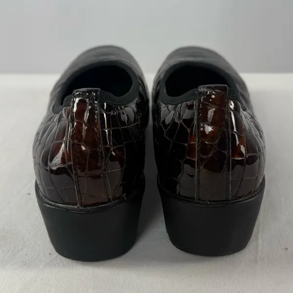 Josef Seibel Bridget Patent Leather Croc Embossed Pumps in‎ Brown Size 9 or 40 - Image 6