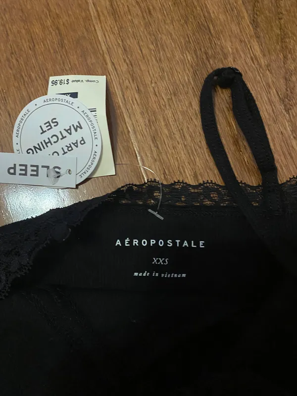 Aeropostale NWT black Crossover Lace Cropped Cami - Image 4