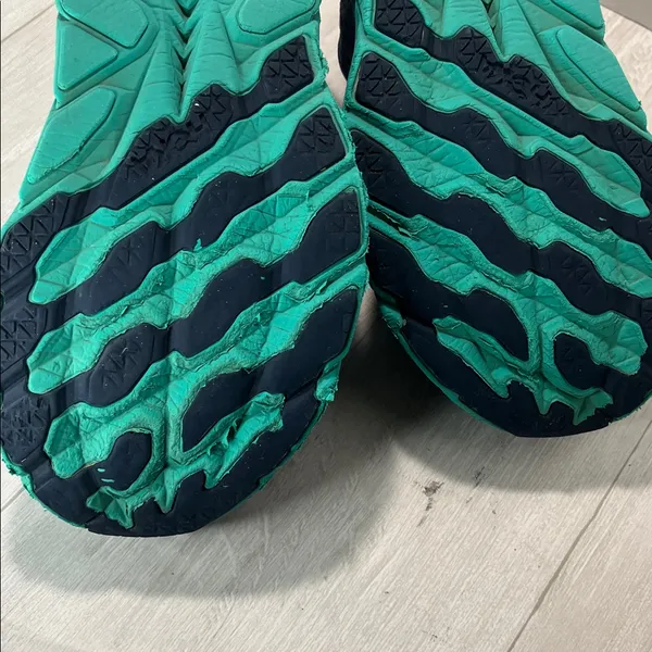 Hoka Women's Shoes in Navy and Teal - Image 10