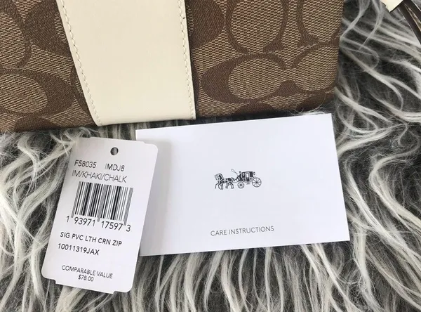 NWT Coach Corner Zip Wrislet In Signature Canvas - Image 3