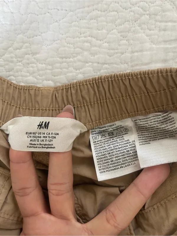 H&M Wide Leg Cargo Pants in Light Khaki - Image 3