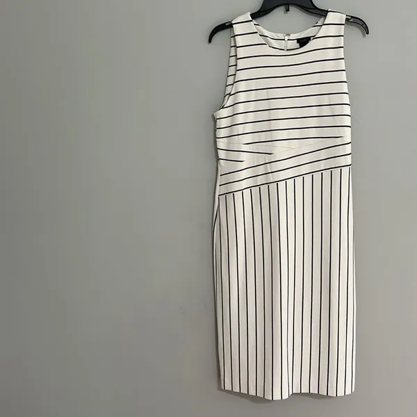 Ann Taylor striped knit sheath dress size 10 - Image 2