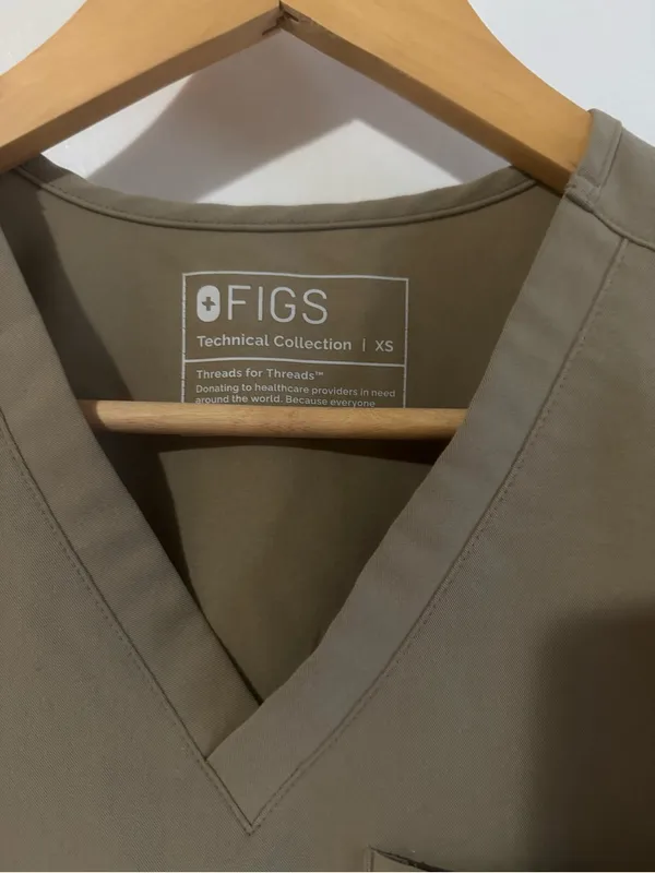 FIGS Catarina scrub top latte - Image 3