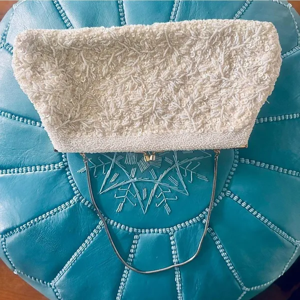 VTG Designer LaRegale Ivory Beaded Purse w/ Silk Interior Lining & Gold Strap - Image 2