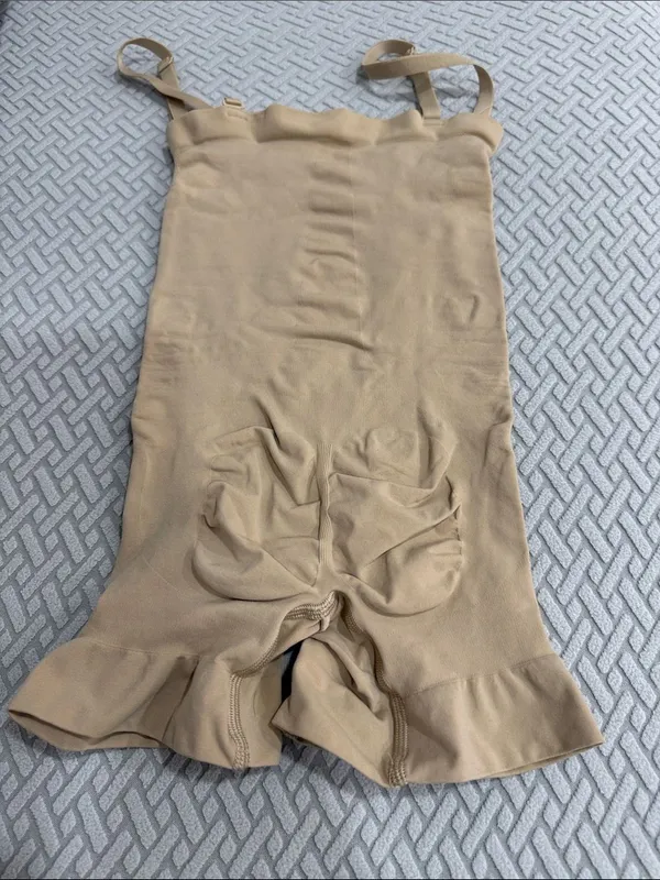 Skims Sz Small Seamless Sculpt Mid Thigh Shorts Clay Bodysuit BBL Butt Lifting - Image 7