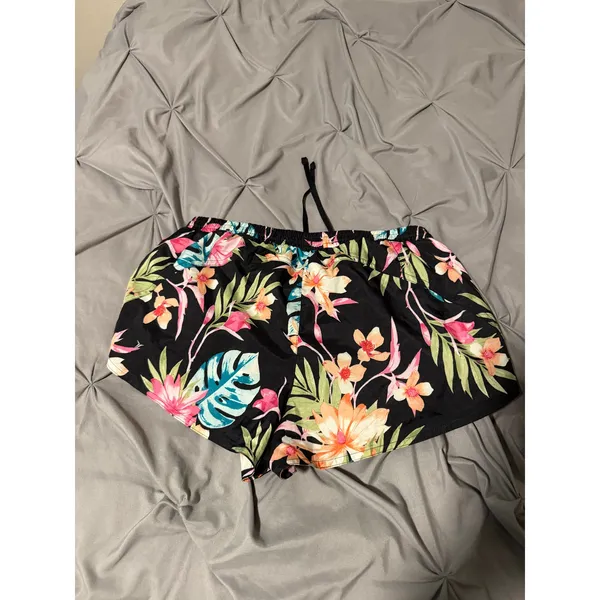 2 old navy shorts-S - Image 8