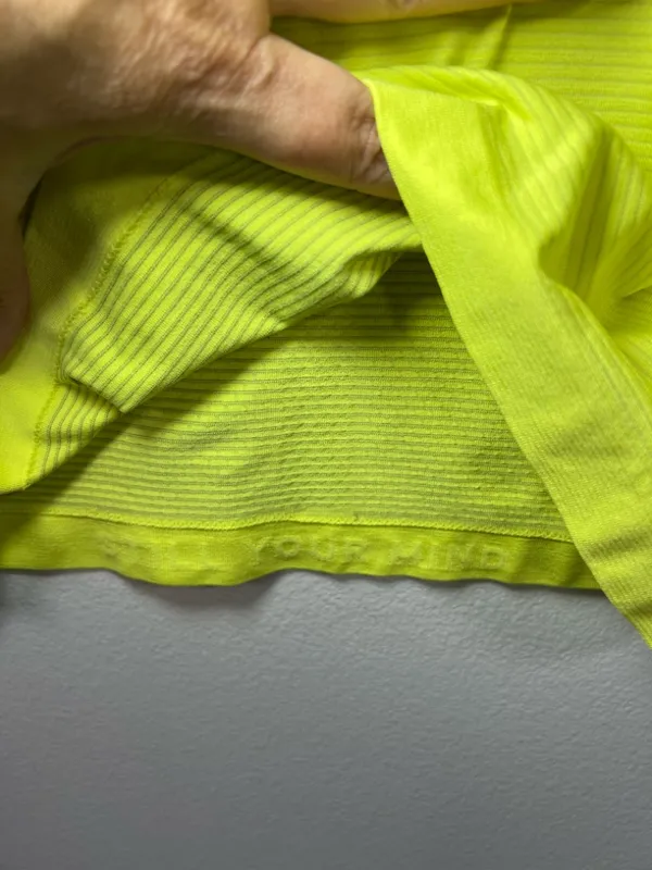 Lululemon Woman's Swiftly Tech Yellow Lime Seamless Short Sleeved Shirt Top Sz 4 - Image 11