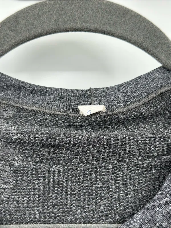 Lululemon Swiftly Tech‎ Long Sleeve Crew Heathered Black Size 6 Seamless Running - Image 9