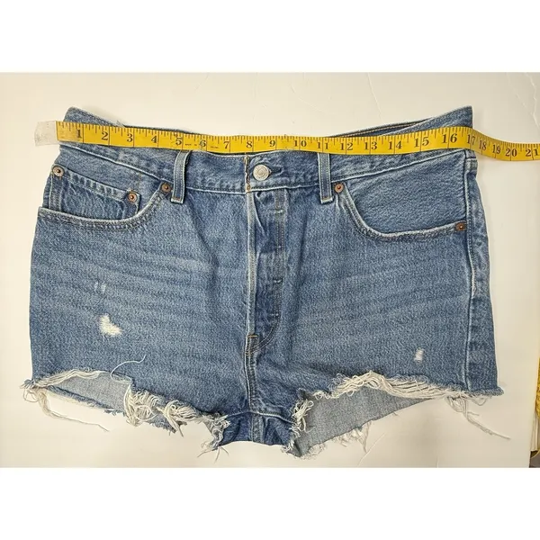 Levi's‎ 501 Original Womens Denim Short Distressed Raw Edge Blue Jean Size W33 - Image 4