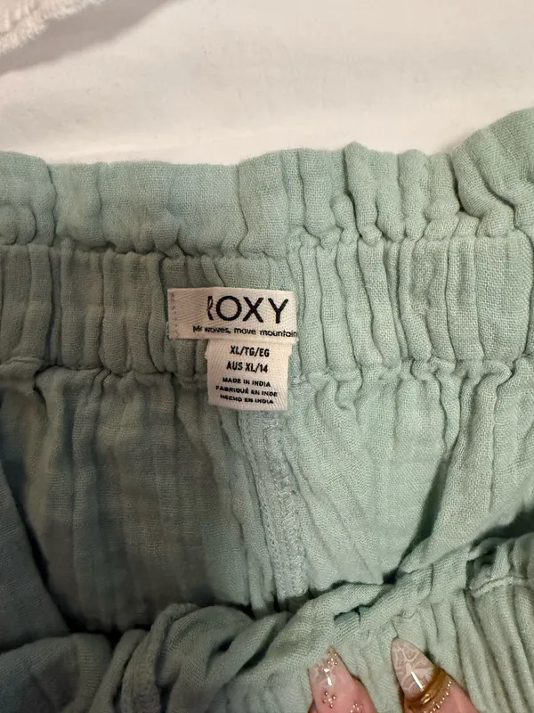 Roxy Shorts Beach - Image 2