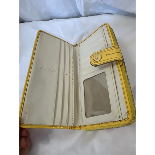 Coach Signature Pink Heritage White Yellow Stripe Accordion Wallet EUC - Image 5