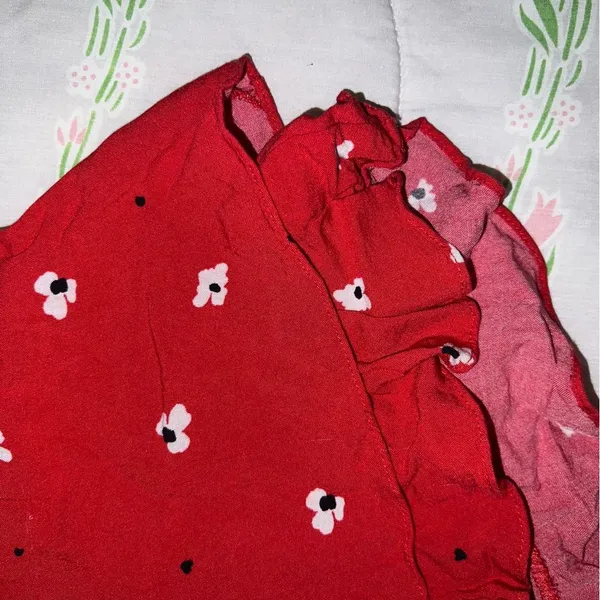 Sweet Rain red floral ruffle shorts. - Image 6
