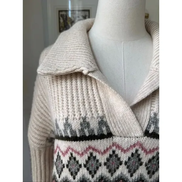 NWOT Herizon Patterned V - Image 3