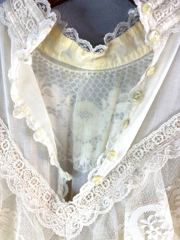 Jessica’s Gunne Sax 11 Vintage Victorian Style Cream Lace Yoke Ruffle Blouse - Image 5