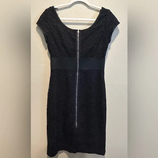 White House Black Market Lace Cocktail Dress - EUC‎ - Size 6 - Black - Stunning - Image 2