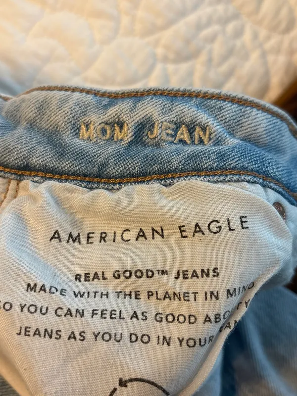 American Eagle Jeans - Image 4
